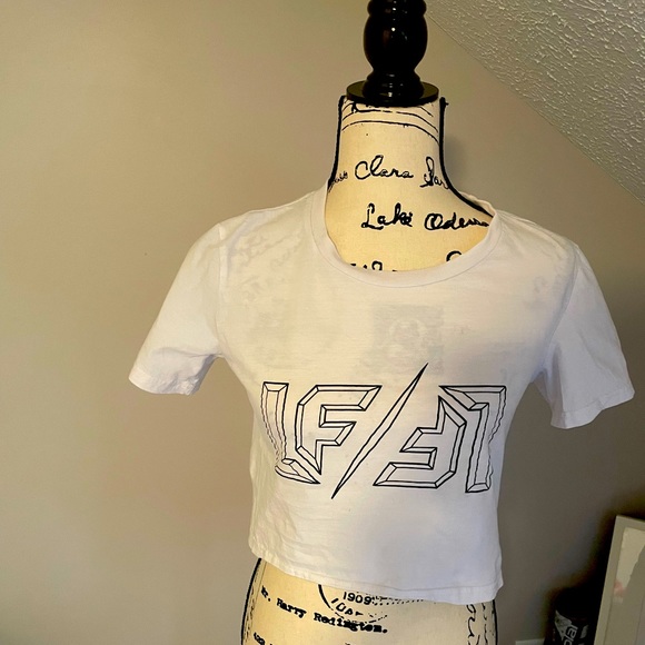 LF THE BRAND cropped t-shirt - Picture 1 of 2